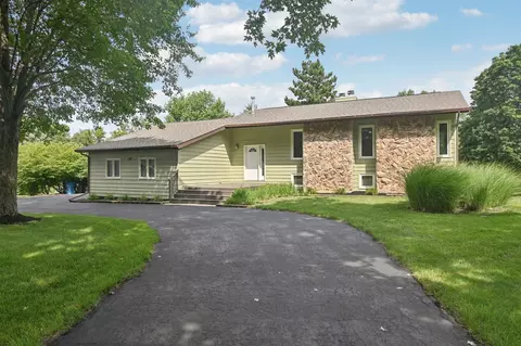 38 W608 Sunvale Dr, Elgin, IL 60124 photo 1