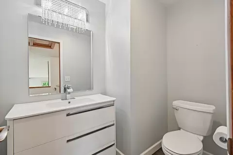 38 W608 Sunvale Dr, Elgin, IL 60124 photo 9