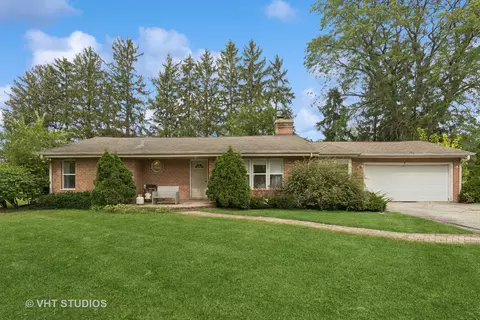 1750 W Thomas St, Arlington Heights, IL 60004