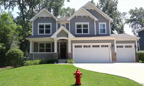 253 Ellis Ave, Libertyville, IL 60048