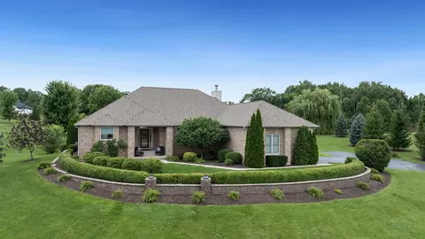 10878 Waterford Cir, Belvidere, IL 61008