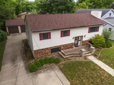 748 S Locust St, Pontiac, IL 61764
