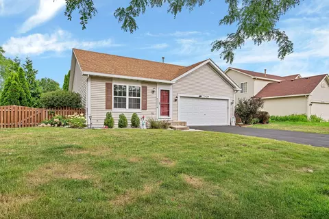 1429 Bluestem Ln, Minooka, IL 60447