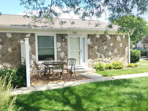 1114 Hampton Hbr, Schaumburg, IL 60193