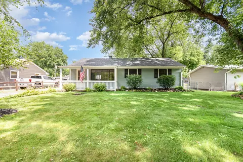 111 Georgine St, Crystal Lake, IL 60014