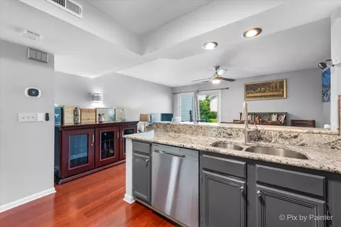 230 11th St #B, Wheeling, IL 60090 photo 9