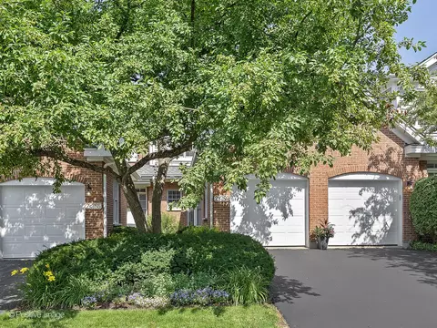 2 S759 Lakeside Dr, Glen Ellyn, IL 60137