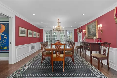 Dining - 1300 Hackberry Ln, Winnetka, IL 60093 photo 7 of 9
