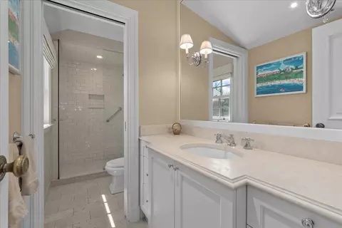 Bath - 1300 Hackberry Ln, Winnetka, IL 60093 photo 4 of 7
