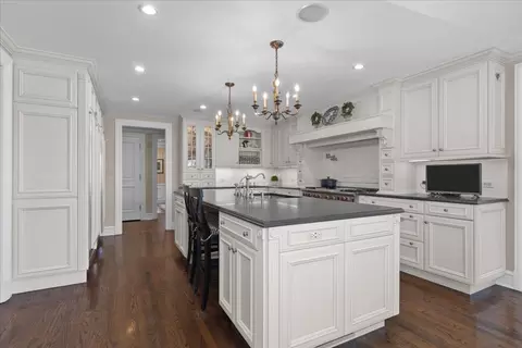 Kitchen - 1300 Hackberry Ln, Winnetka, IL 60093 photo 3 of 4