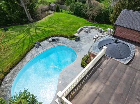Exterior - 1300 Hackberry Ln, Winnetka, IL 60093 photo 8 of 12