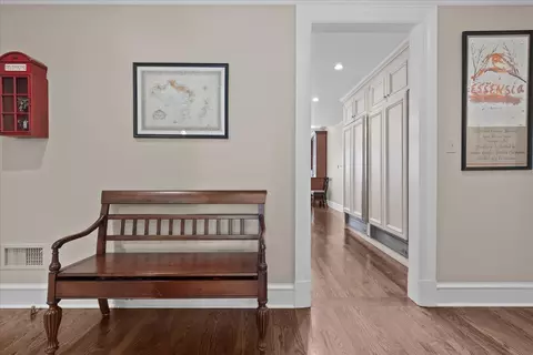 Entry Way - 1300 Hackberry Ln, Winnetka, IL 60093 photo 4 of 4