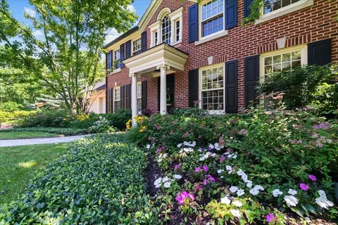 Exterior - 1300 Hackberry Ln, Winnetka, IL 60093 photo 2 of 12