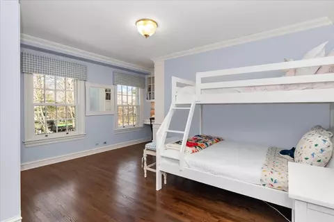 Bedroom - 1300 Hackberry Ln, Winnetka, IL 60093 photo 6 of 7