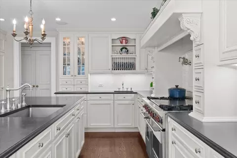 Kitchen - 1300 Hackberry Ln, Winnetka, IL 60093 photo 2 of 4