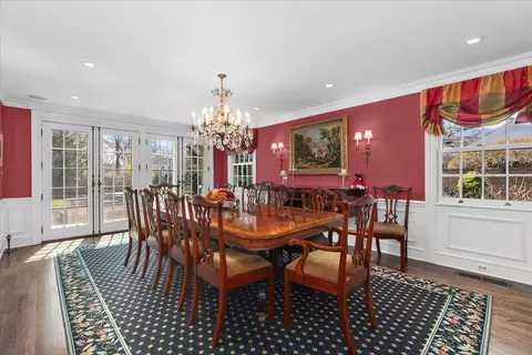Dining - 1300 Hackberry Ln, Winnetka, IL 60093 photo 9 of 9