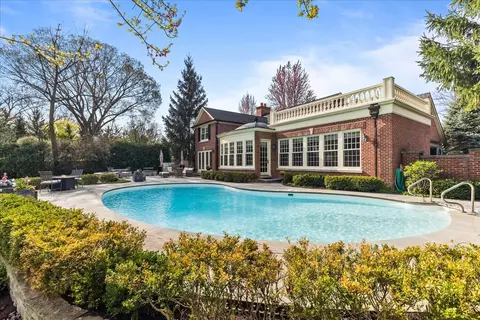 Exterior - 1300 Hackberry Ln, Winnetka, IL 60093 photo 10 of 12