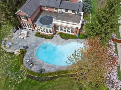 Exterior - 1300 Hackberry Ln, Winnetka, IL 60093 photo 4 of 12