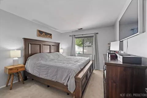 Bedroom - 1061 Cascade Dr, Aurora, IL 60506 photo 3 of 4