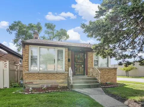 1135 Rice Ave, Bellwood, IL 60104