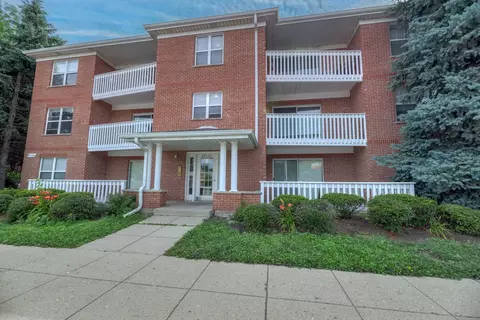 4710 N Elston Ave #301E, Chicago, IL 60630