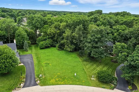 7225 Bannockburn Cir, Lakewood, IL 60014