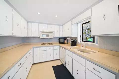 Kitchen - 1515 N River Rd, Mchenry, IL 60051 photo 1 of 4