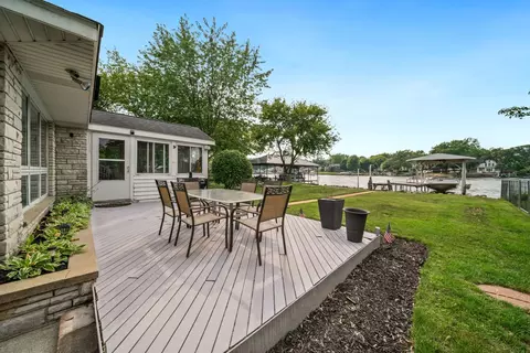 Exterior - 1515 N River Rd, Mchenry, IL 60051 photo 5 of 7