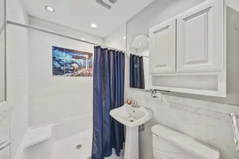 Bath - 1515 N River Rd, Mchenry, IL 60051 photo 2 of 2