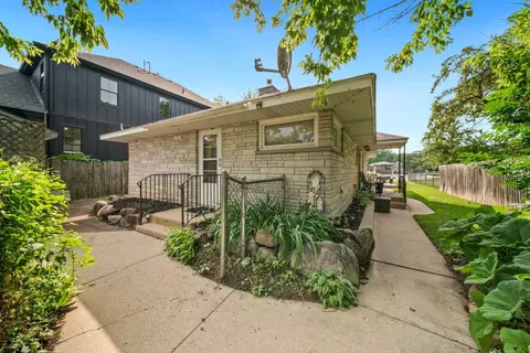 Exterior - 1515 N River Rd, Mchenry, IL 60051 photo 1 of 7