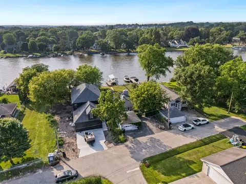 View/Area - 1515 N River Rd, Mchenry, IL 60051 photo 3 of 5