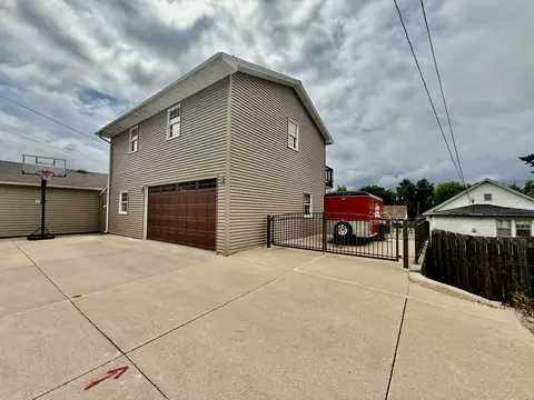 Exterior - 418 W Devlin St, Spring Valley, IL 61362 photo 6 of 10
