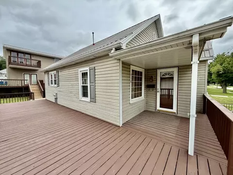 Exterior - 418 W Devlin St, Spring Valley, IL 61362 photo 9 of 10
