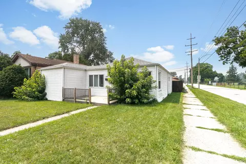 9100 S Sawyer Ave, Evergreen Park, IL 60805