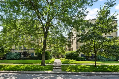 826 Mulford St #1W, Evanston, IL 60202