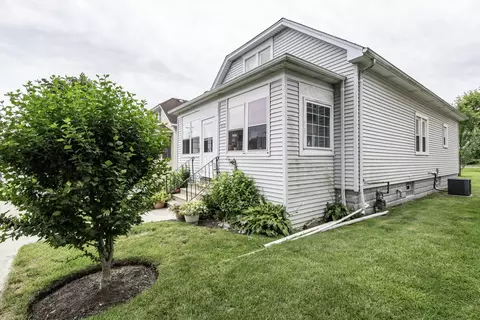 920 S Martin Luther King Jr Ave, Waukegan, IL 60085