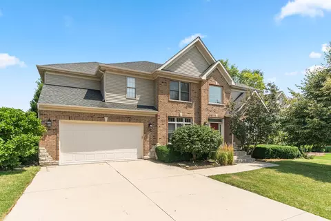 1858 Parkside Dr, Sycamore, IL 60178