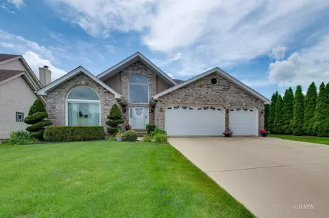 1227 W Surrey Ln, Addison, IL 60101
