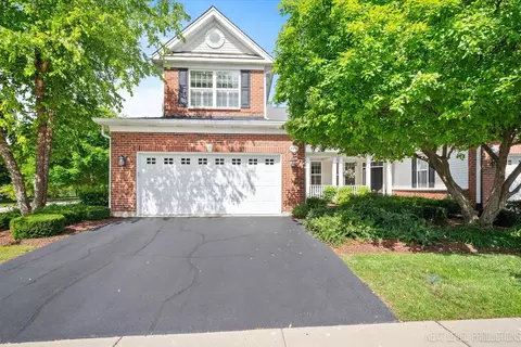 1000 Broadmoor Dr, Elgin, IL 60124