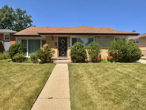8718 N Oketo Ave, Niles, IL 60714
