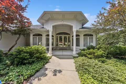 5828 Webster St, Downers Grove, IL 60516