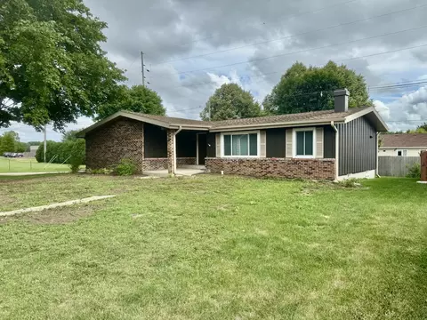 903 W 1st St, Spring Valley, IL 61362