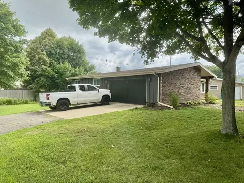 Exterior - 903 W 1st St, Spring Valley, IL 61362 photo 2 of 3