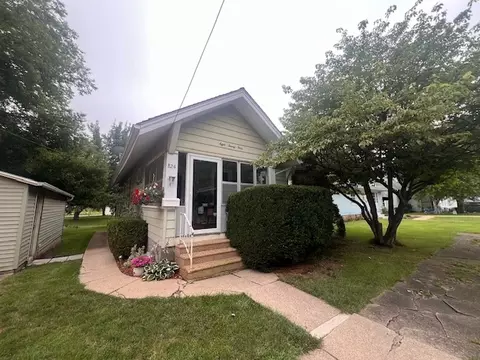 824 E Adams St, Clinton, IL 61727 photo 11