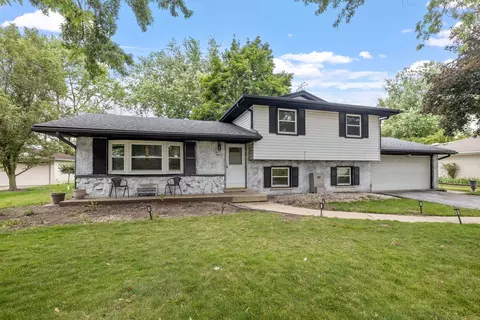 204 Pfaff Dr, Frankfort, IL 60423