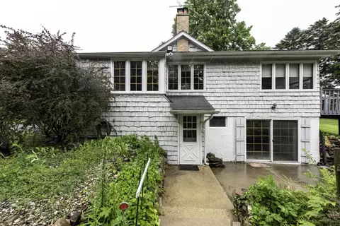1318 Sheridan Rd, Winthrop Harbor, IL 60096