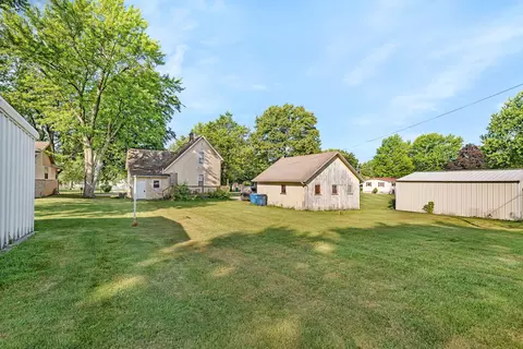 Exterior - 309 Elk St, Odell, IL 60460 photo 6 of 7