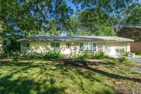 305 Montclare Ln, Wood Dale, IL 60191