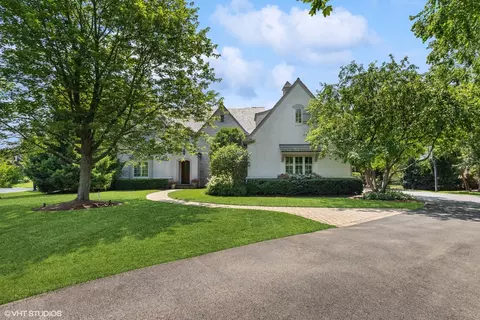 1871 W Salisbury Ln, Lake Forest, IL 60045