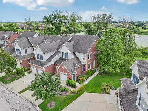 23 Harborside Way, Hawthorn Woods, IL 60047